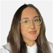 Soy trabajadora social pero he cursado hasta bachillerato y tengo experiencia en dar clases particulares a niños de primaria